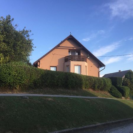 Baranya Apartman Ata Екстер'єр фото