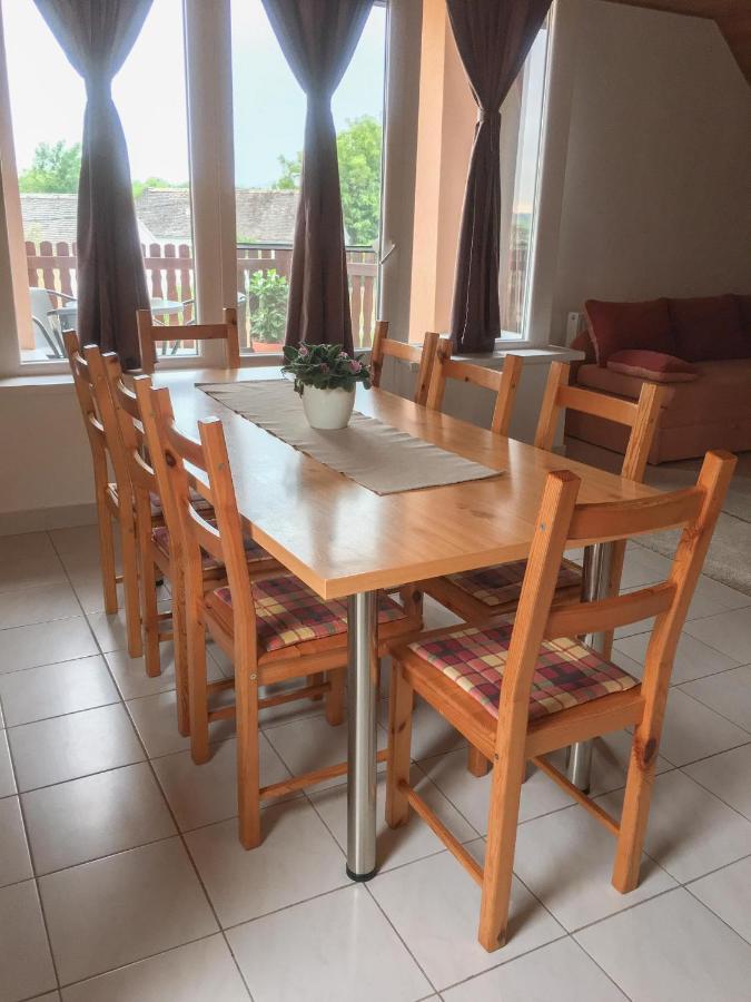 Baranya Apartman Ata Екстер'єр фото