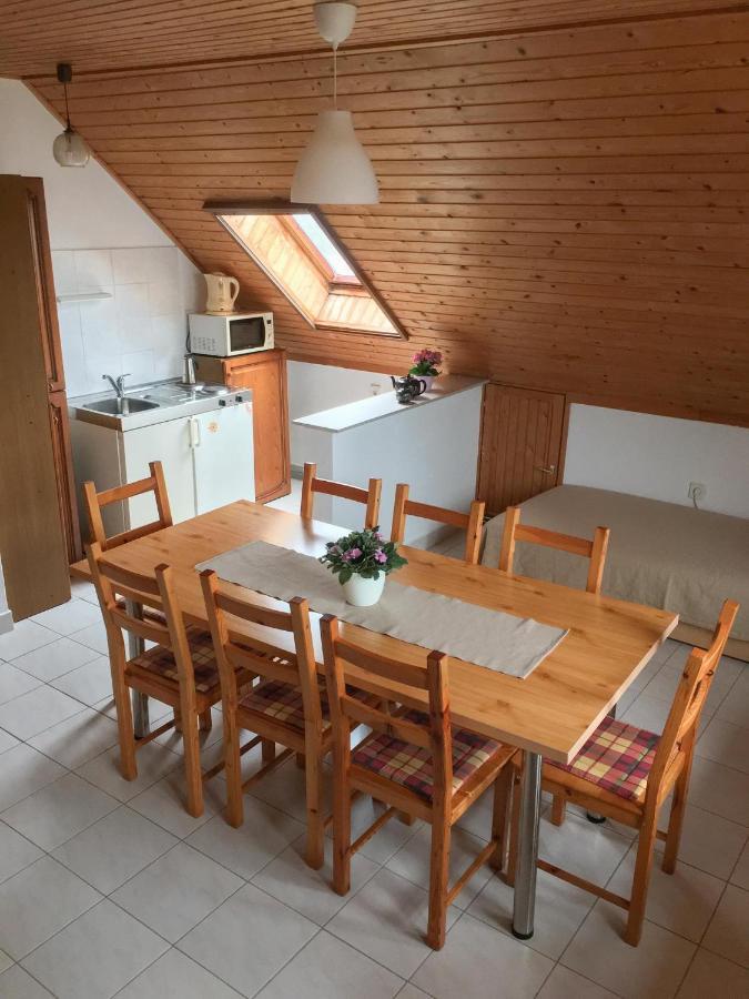 Baranya Apartman Ata Екстер'єр фото